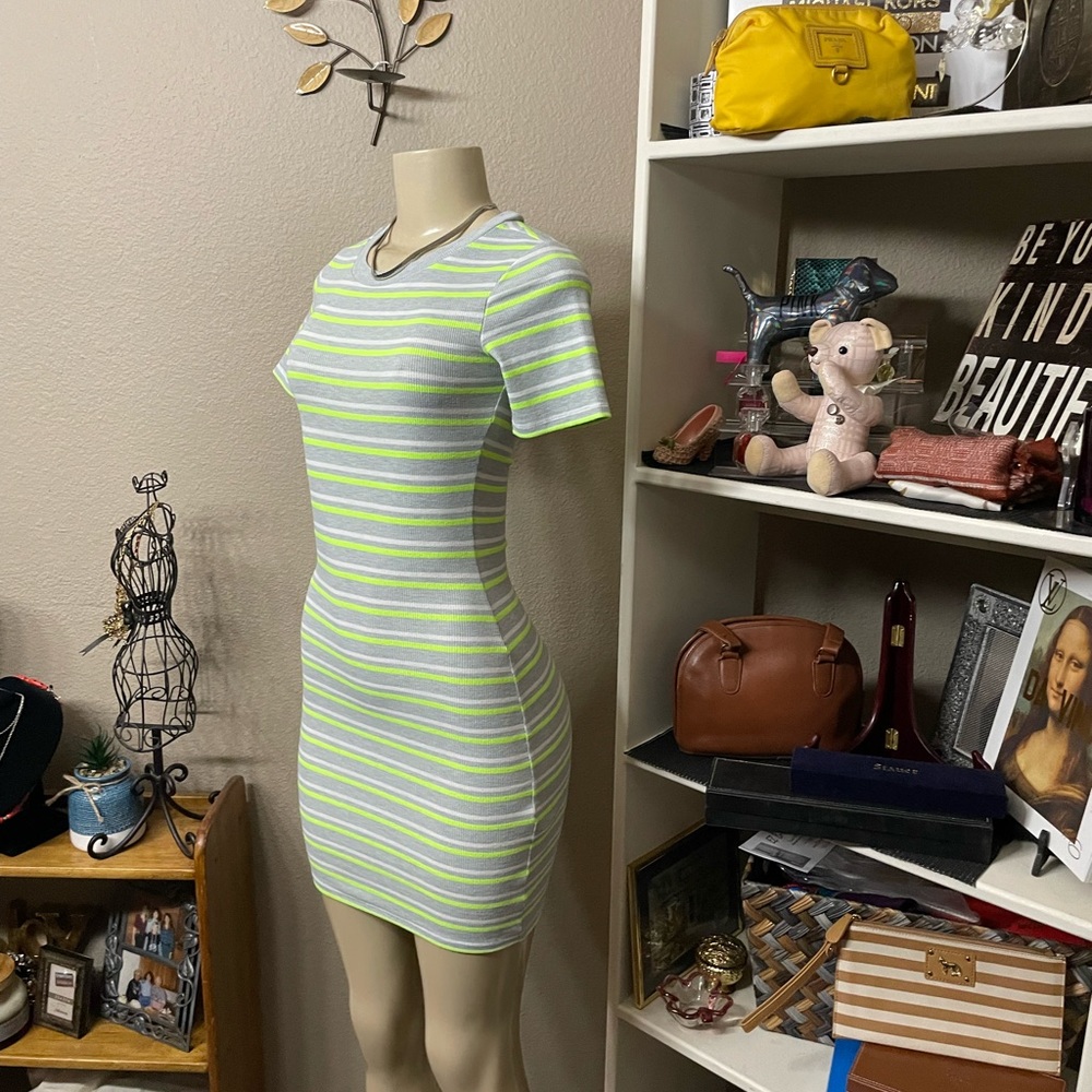 💚XXS Divided Bodycon Dress